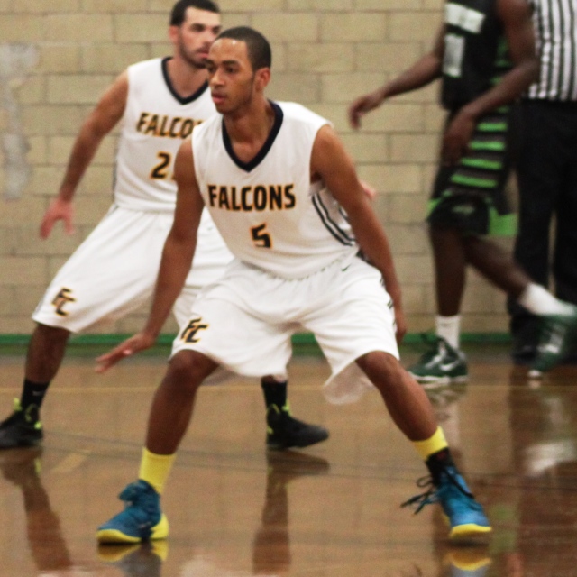 Men&rsquo;s Basketball Improves to 2-0