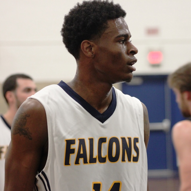 Men's Basketball Drops Thriller to UMPI 61-60