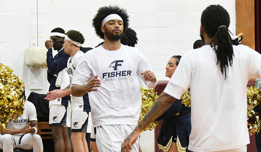 Men's Basketball: Edwards, Falcons fall to Regis